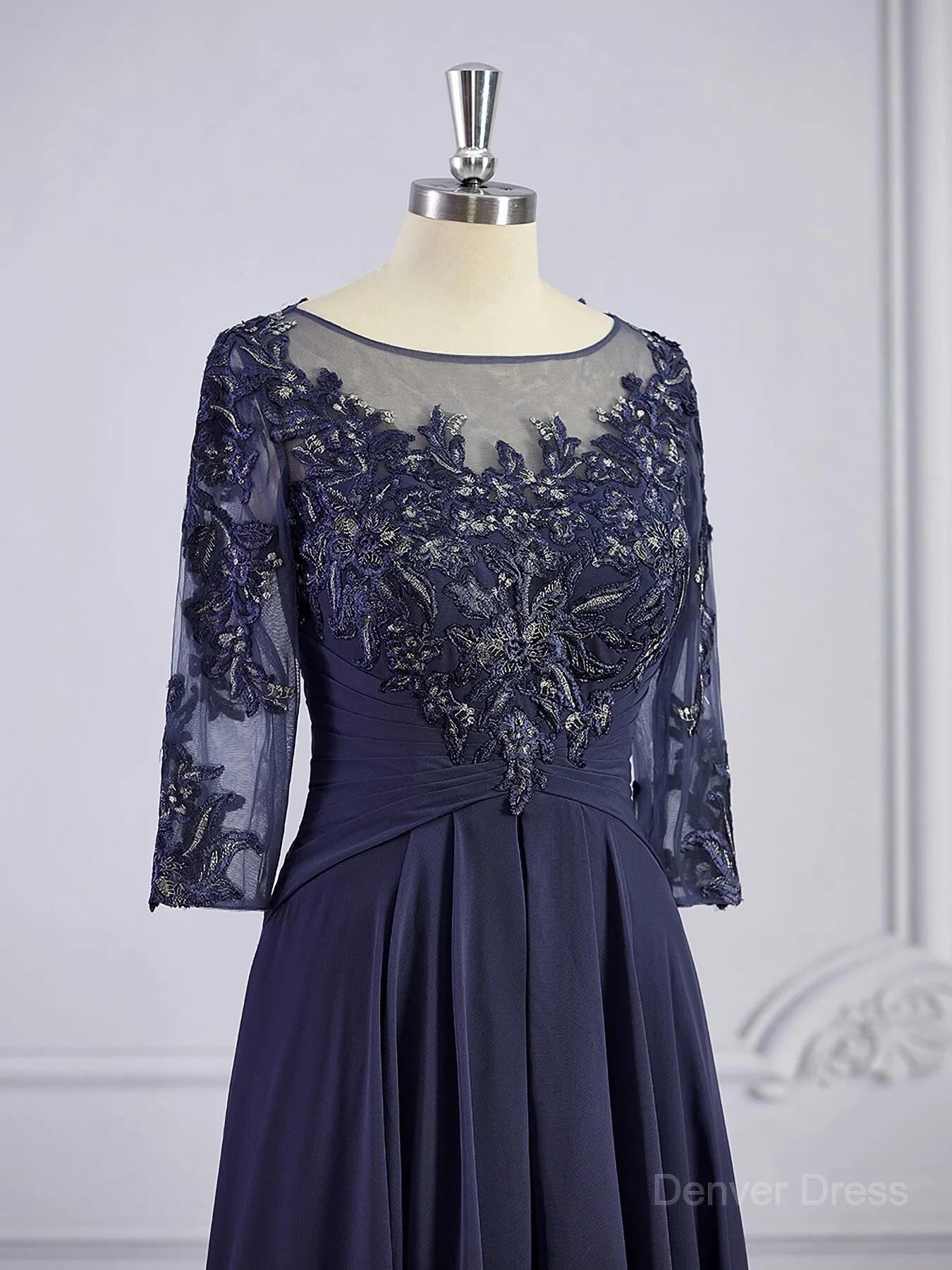 A-Line Bateau Floor-Length Chiffon Mother of the Bride Dresses With Appliques Lace