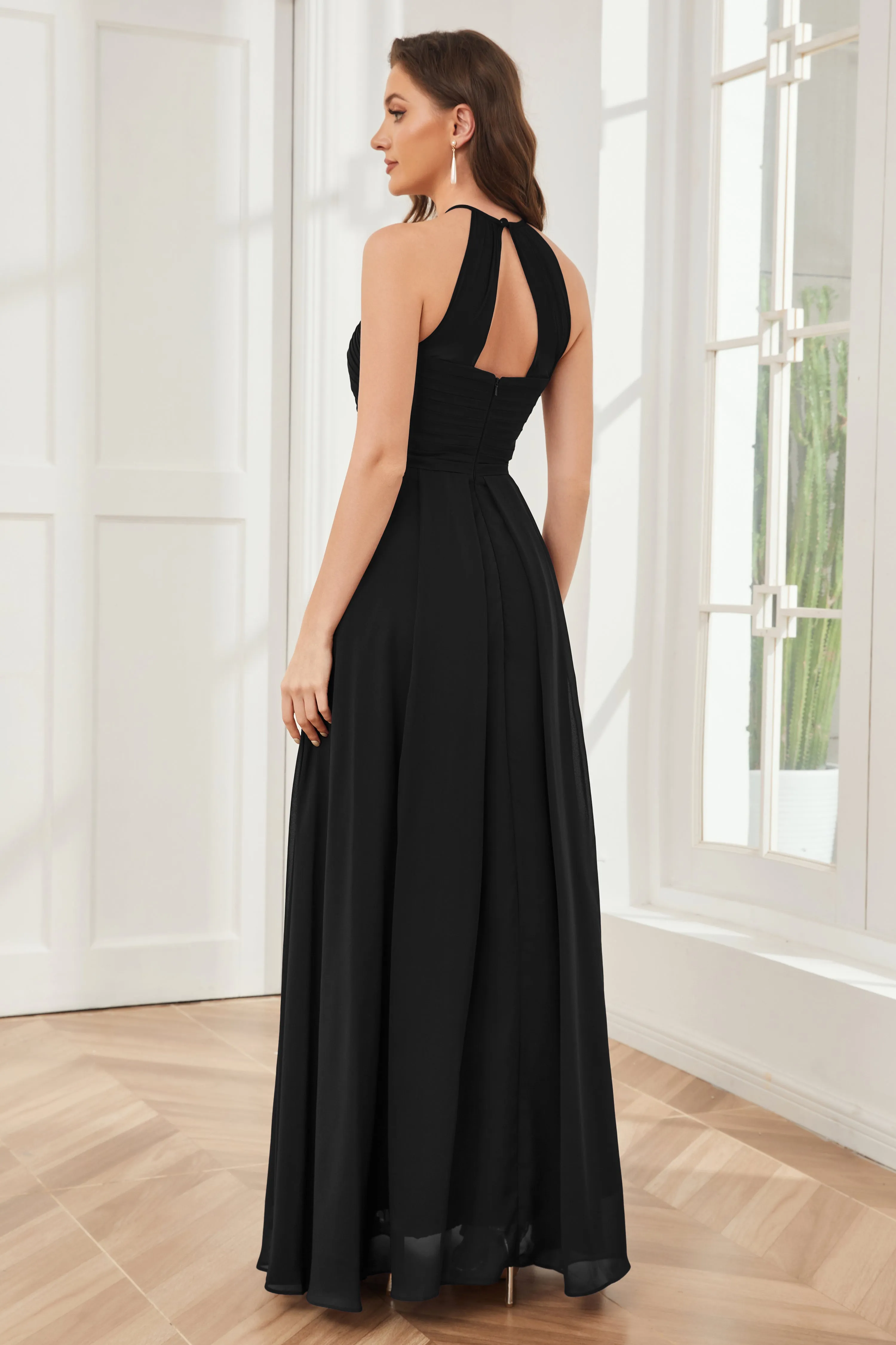 A-line Floor-length Halter Chiffon Bridesmaid Dresses