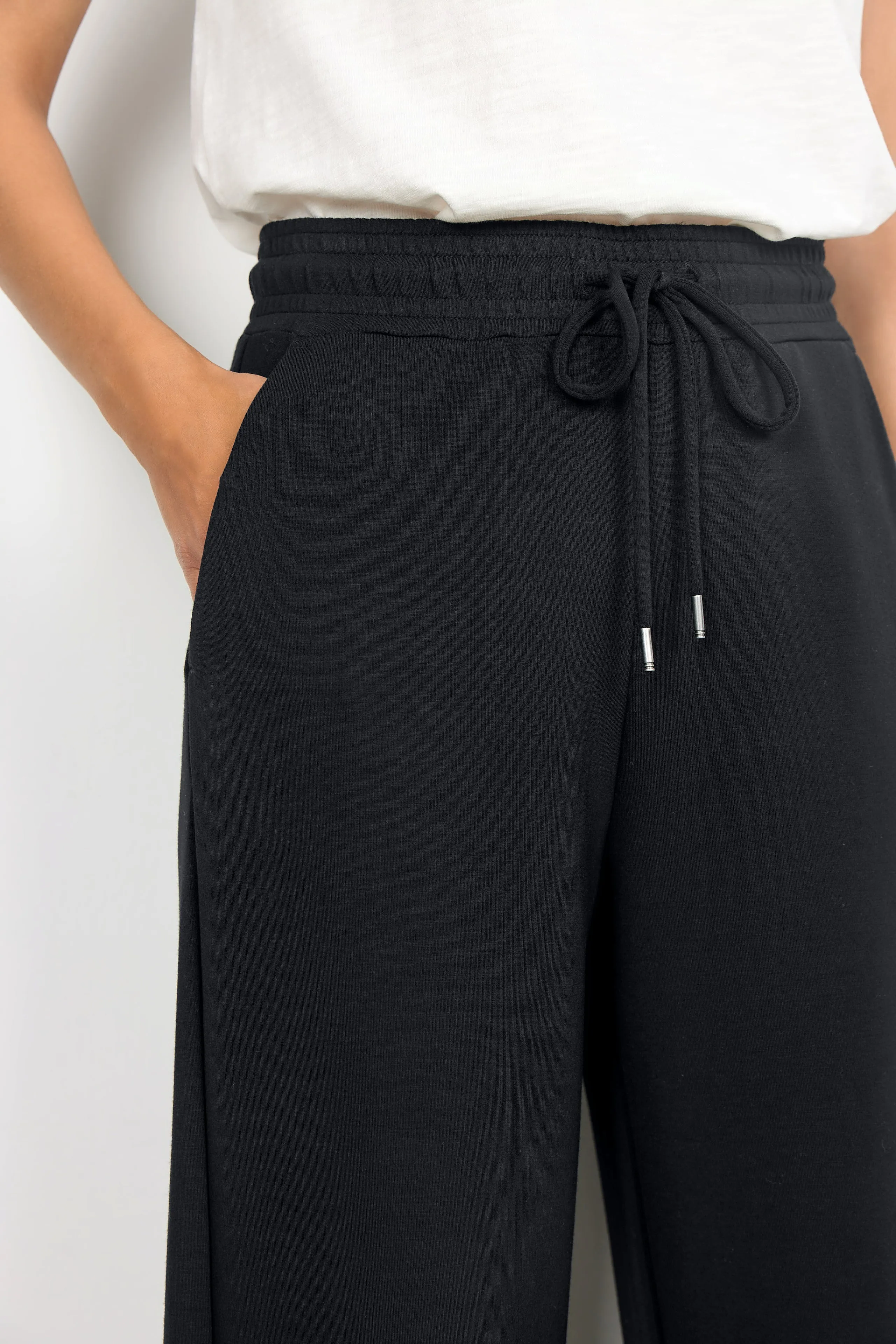 BANU 33 Sweatpants