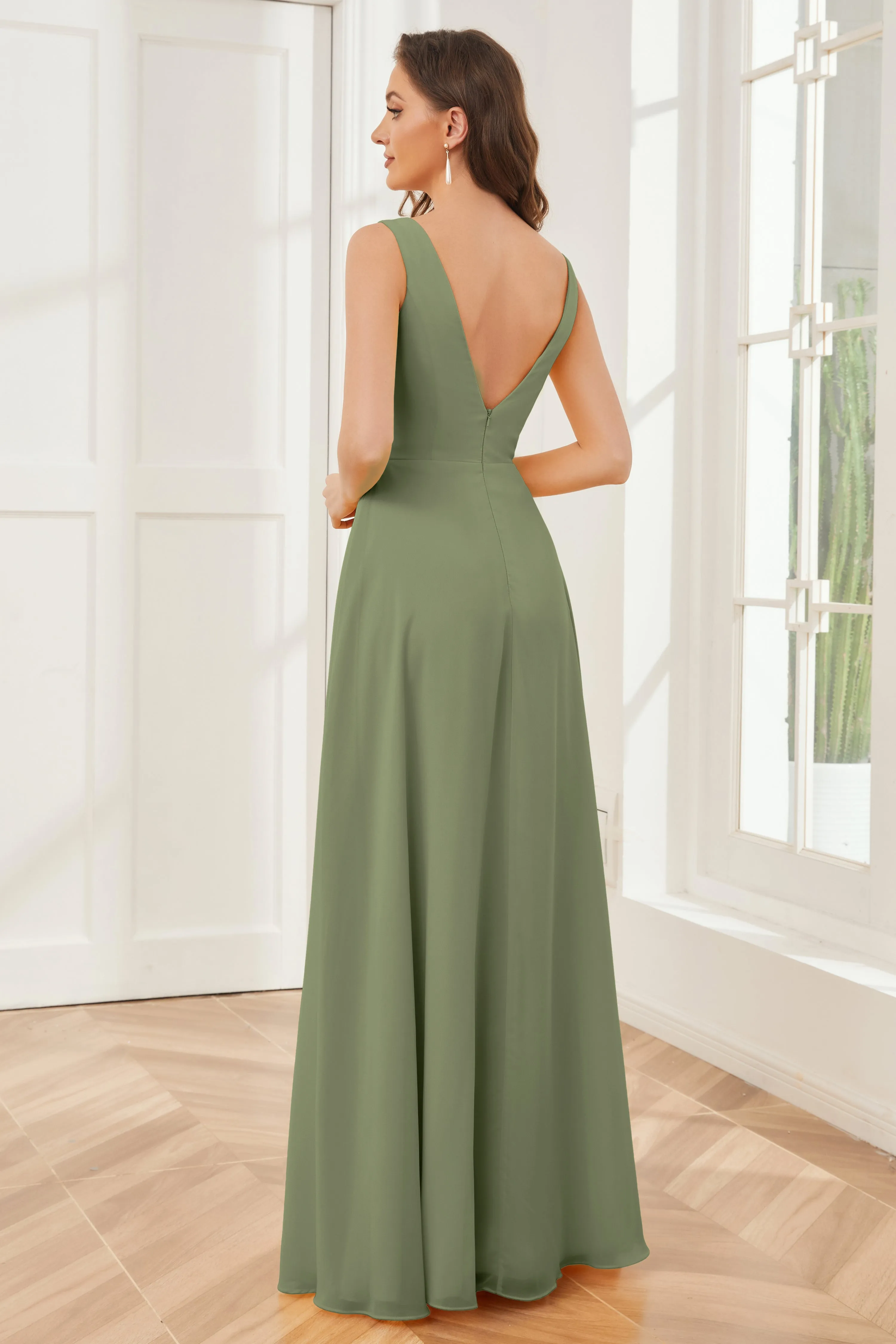 Column V-neck Chiffon Long Bridesmaid Dresses