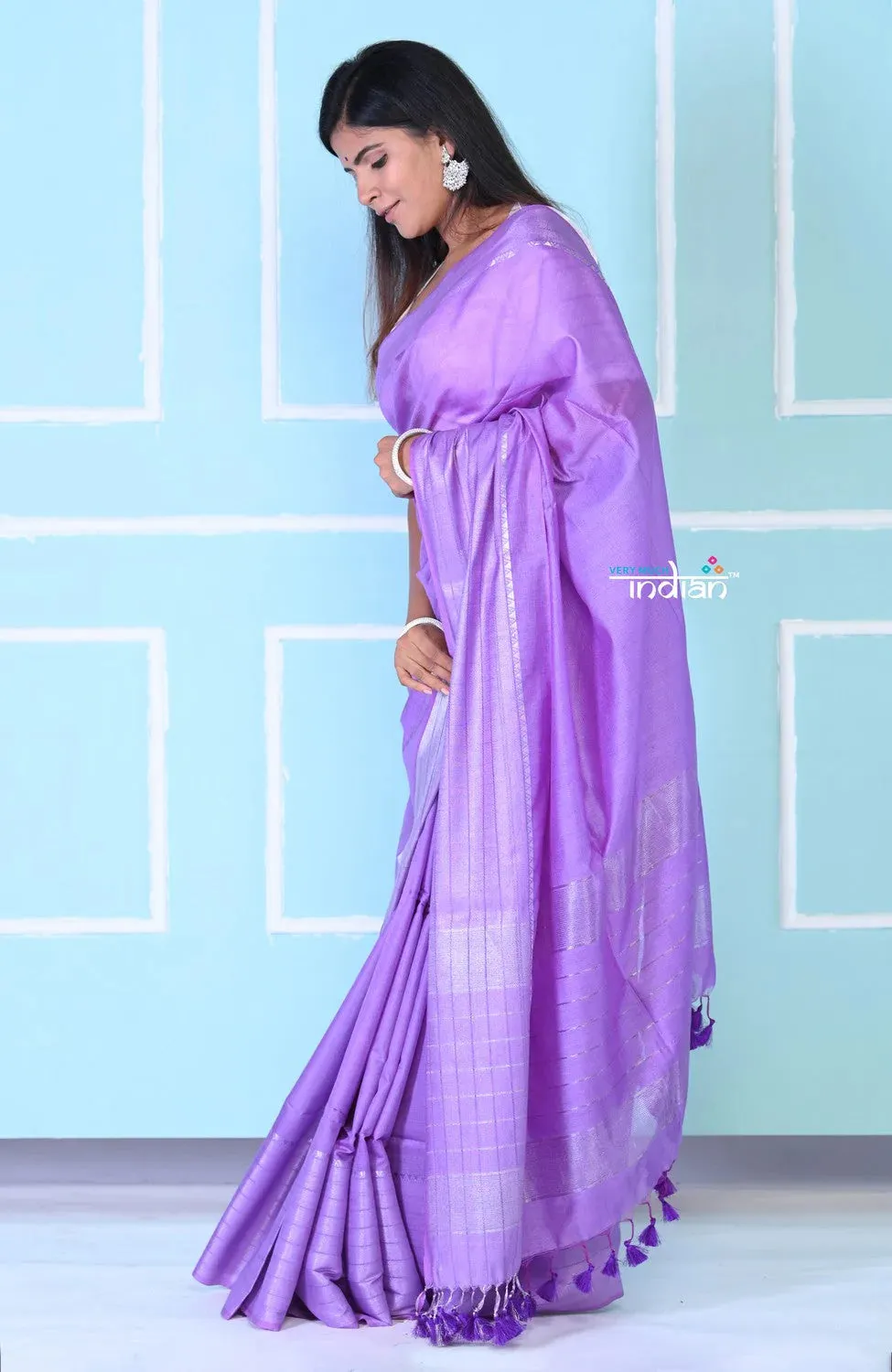 Exquisite Lavender Cotton Viscose Saree With Beautiful Zari Work.