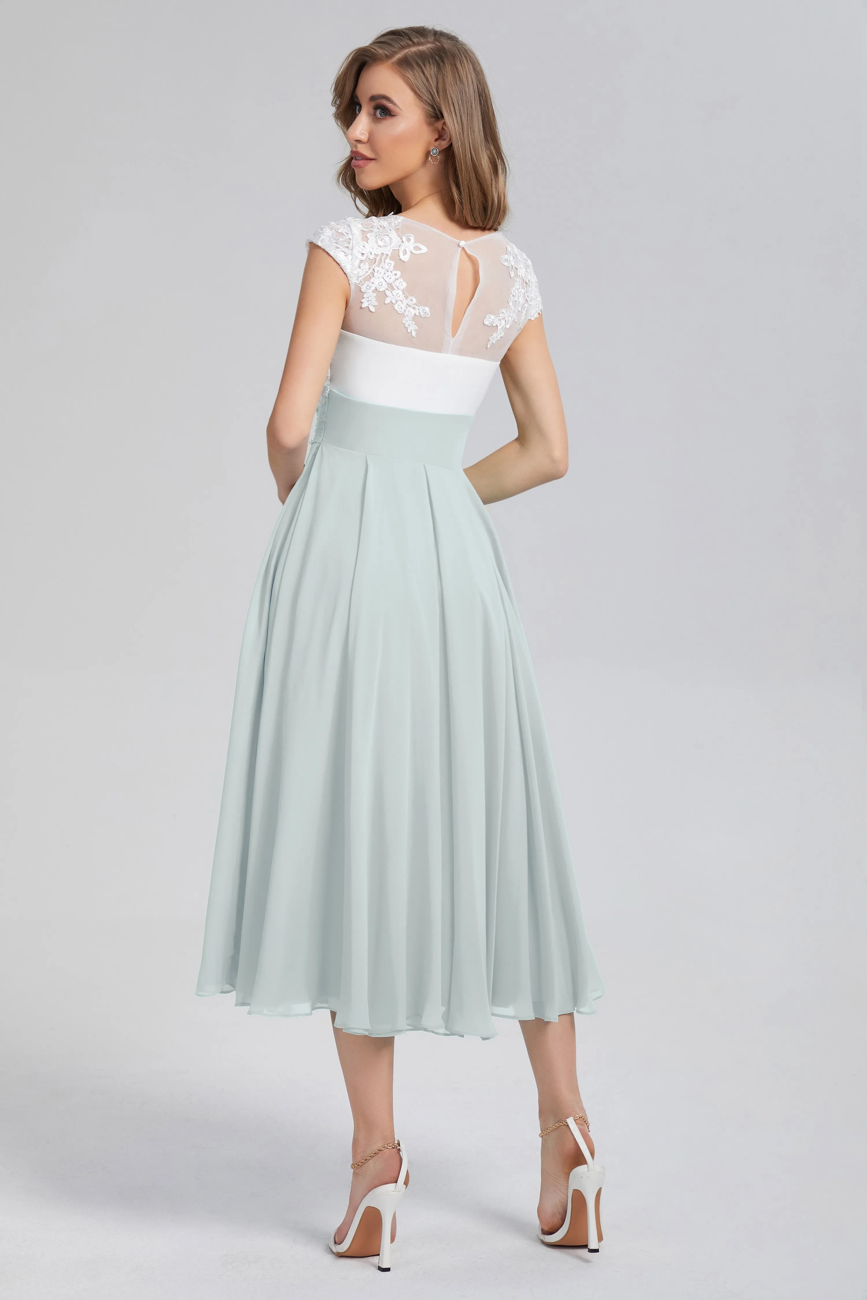 Graceful Lace Tea Length Chiffon Mother of the Bride Dresses