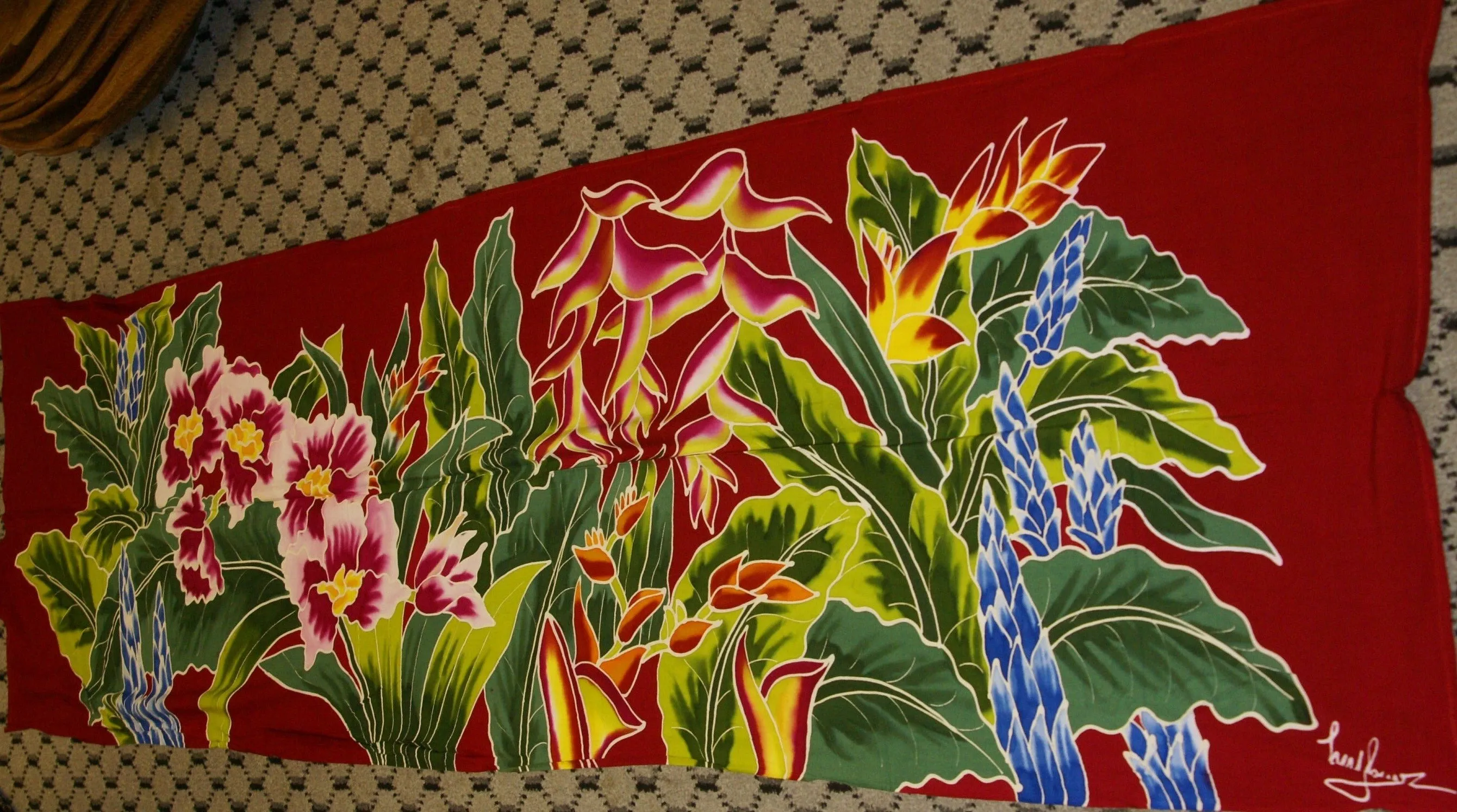 HIGH QUALITY HAND PAINTED TEXTILE FABRIC HALF SARONG OR BEACH SKIRT, SUMMER TABLE RUNNER, SIGNED BY THE ARTIST: DETAILED MOTIFS OF BLOOMING HIBISCUS ON RED BACKROUND, RICH COLORS 74" x 23" (no SC12)