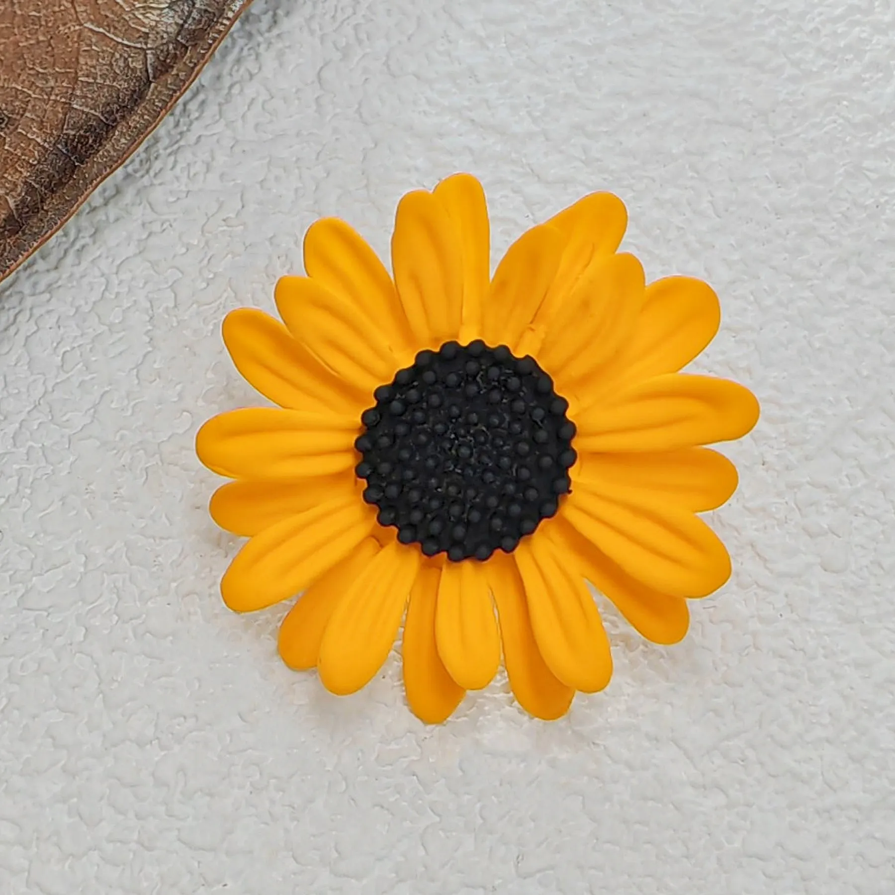 Jewelblings Autumn Jewelry Yellow Sunflower Brooches Gold Tone Black Pistil Centered Classic Vintage Sun Flower Pins Broach for Women Coat