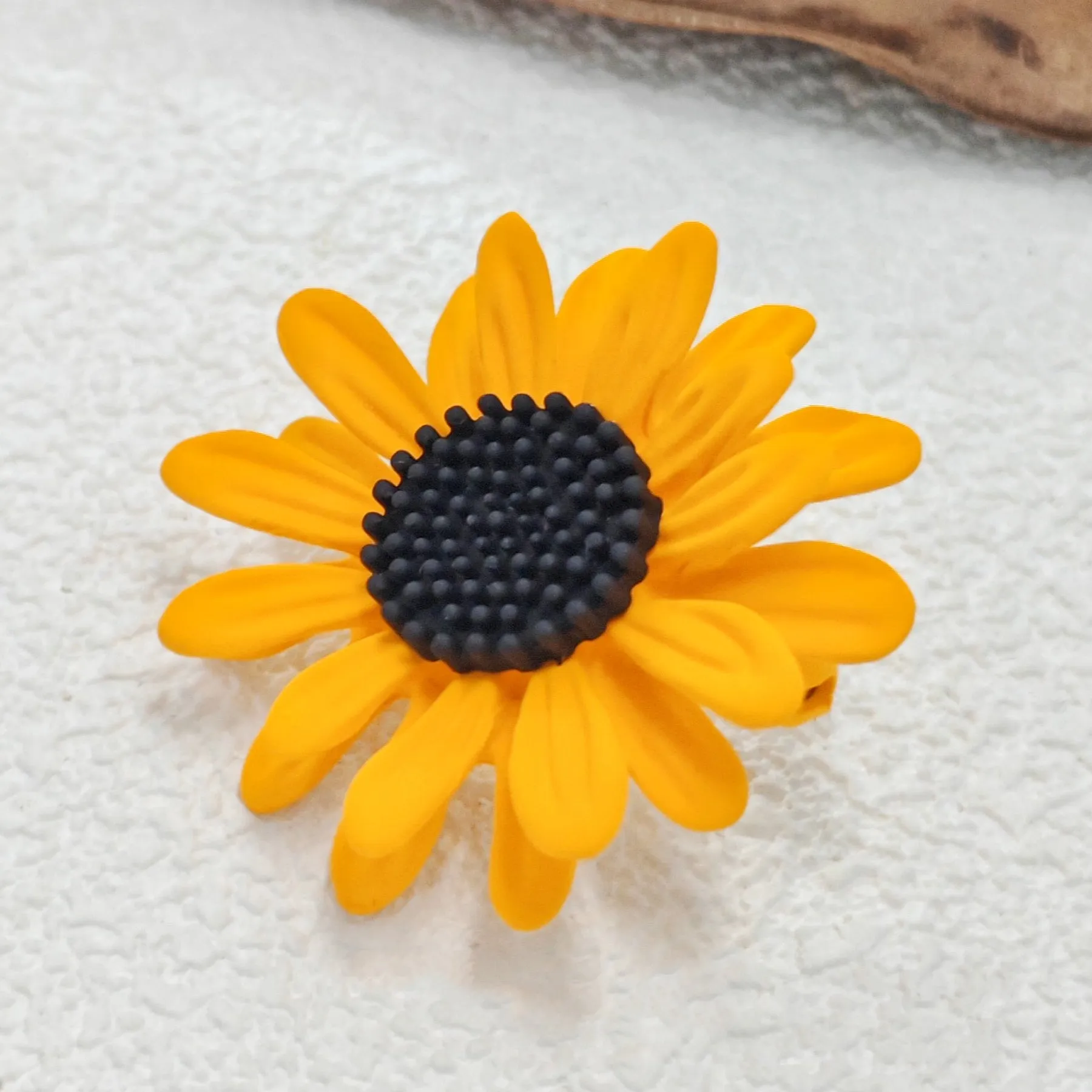 Jewelblings Autumn Jewelry Yellow Sunflower Brooches Gold Tone Black Pistil Centered Classic Vintage Sun Flower Pins Broach for Women Coat