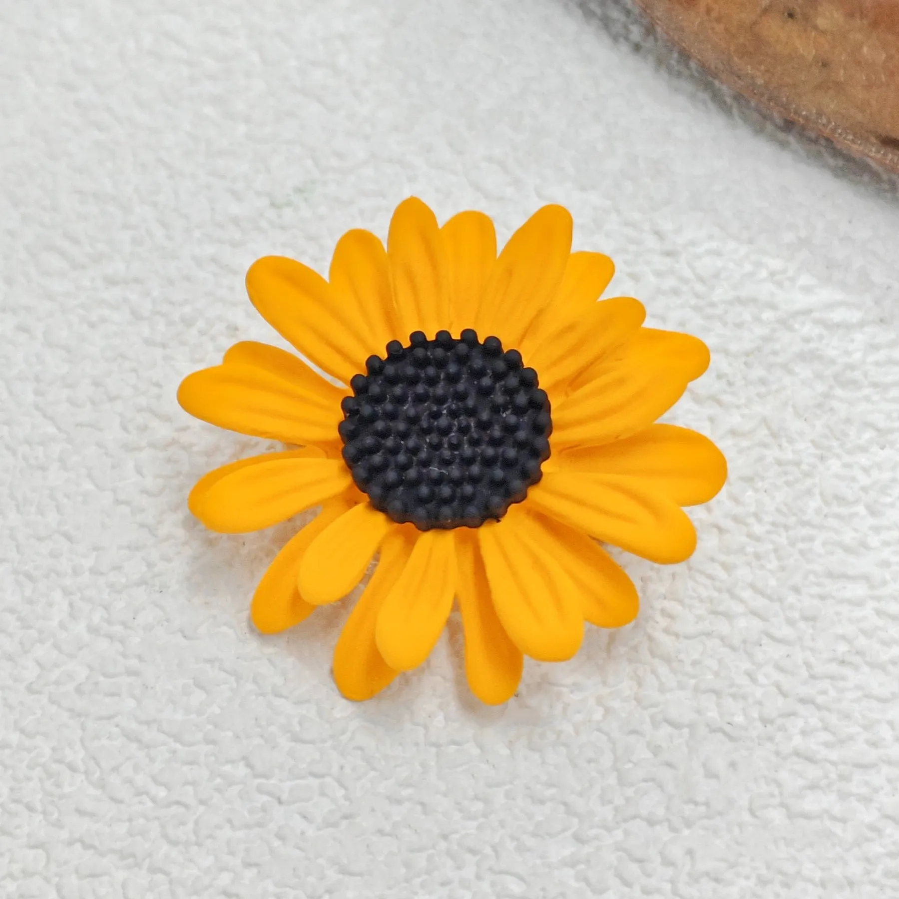 Jewelblings Autumn Jewelry Yellow Sunflower Brooches Gold Tone Black Pistil Centered Classic Vintage Sun Flower Pins Broach for Women Coat