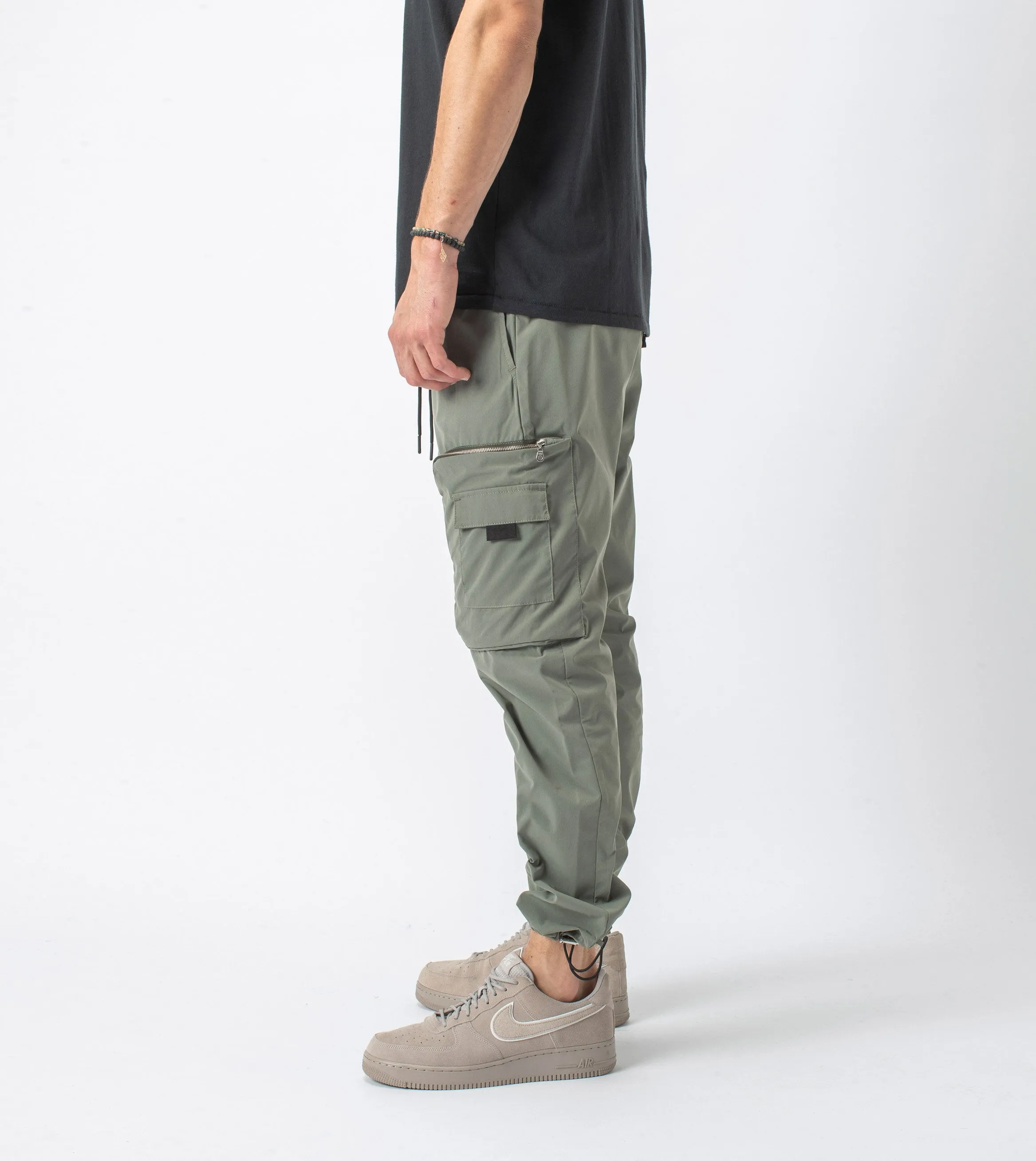 Jumpa  Tech Pant Dark Moss