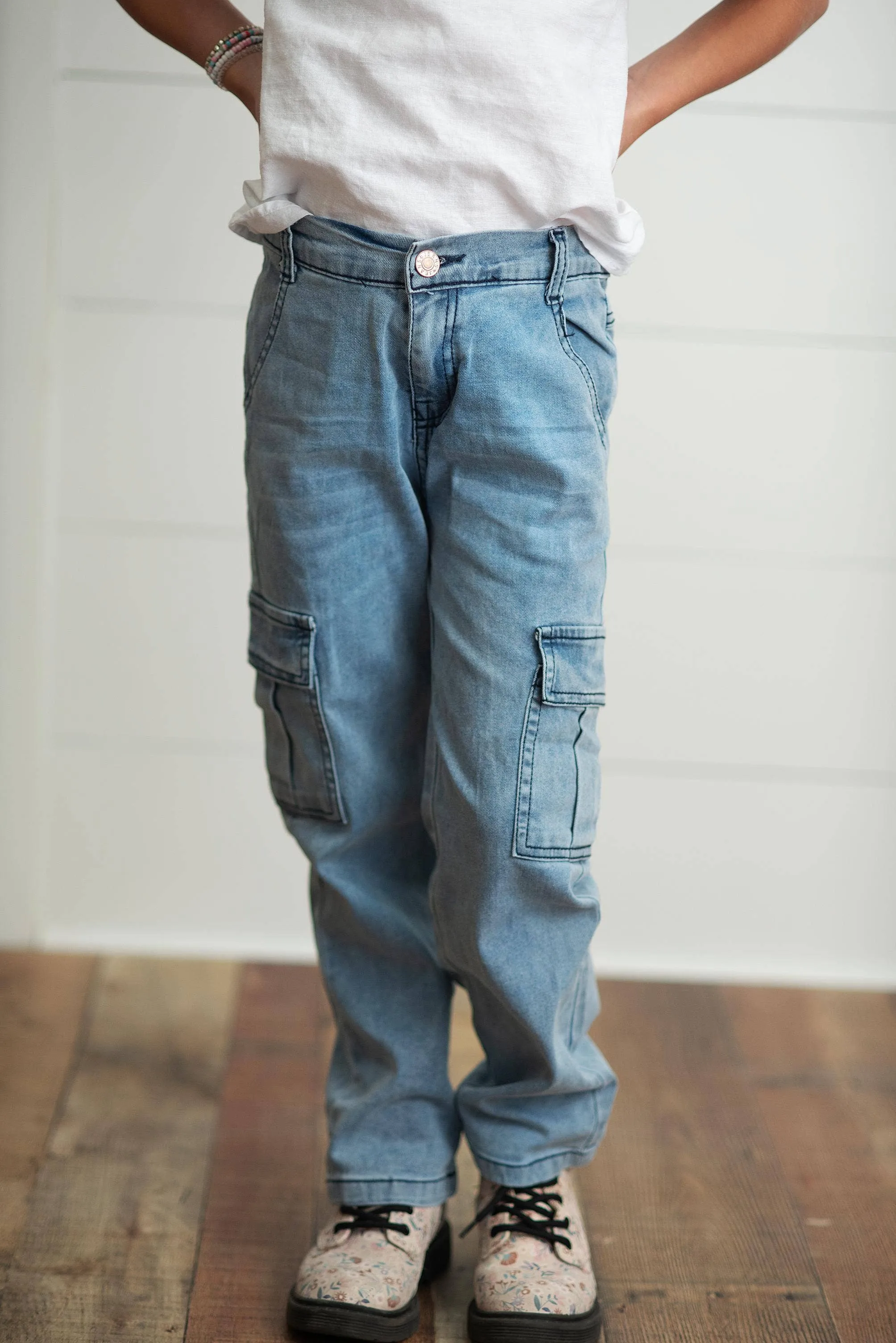 Light Wash Faded Denim Cargo Pant With Pockets