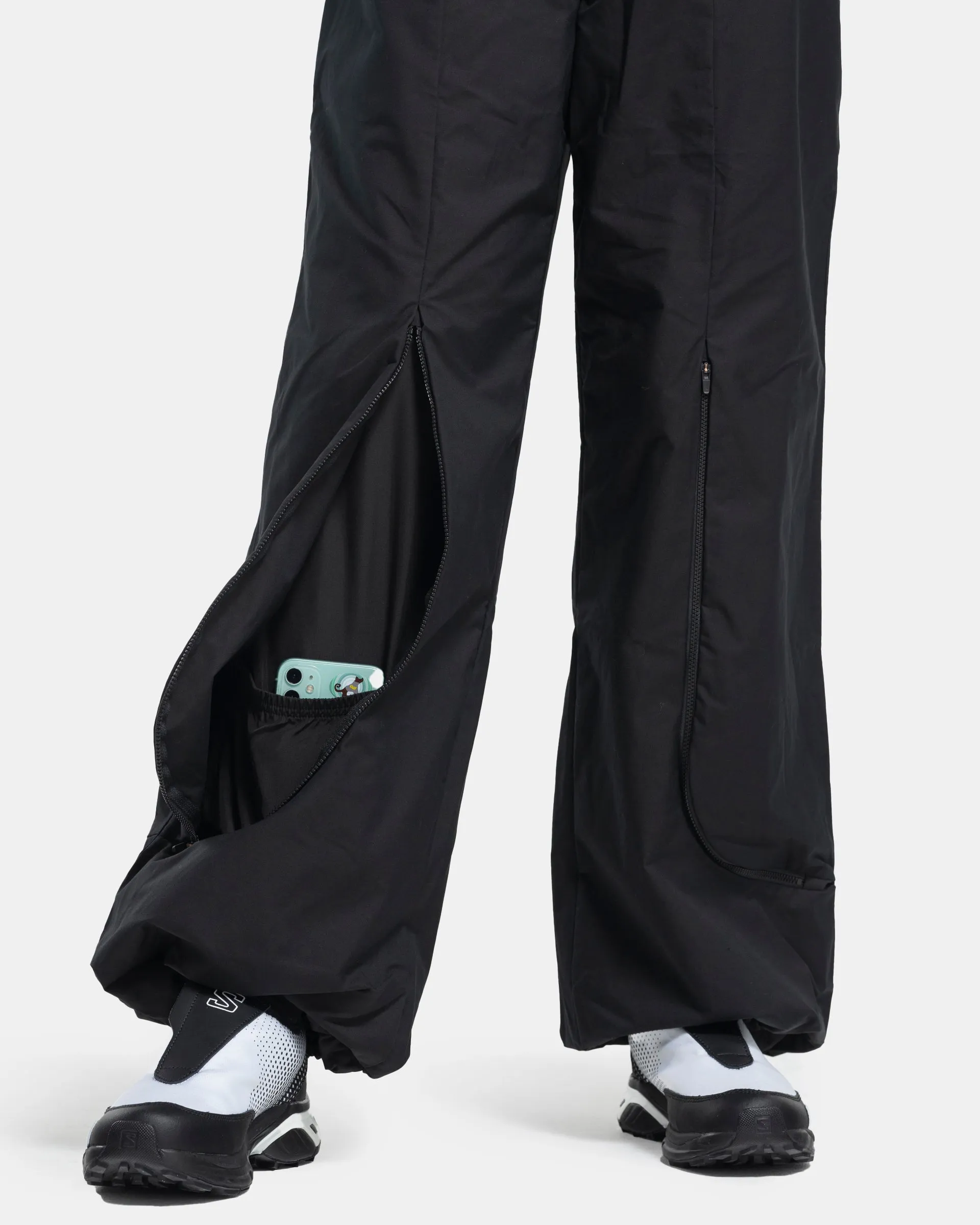 Organic Cotton Zip Cargo Pants in Black