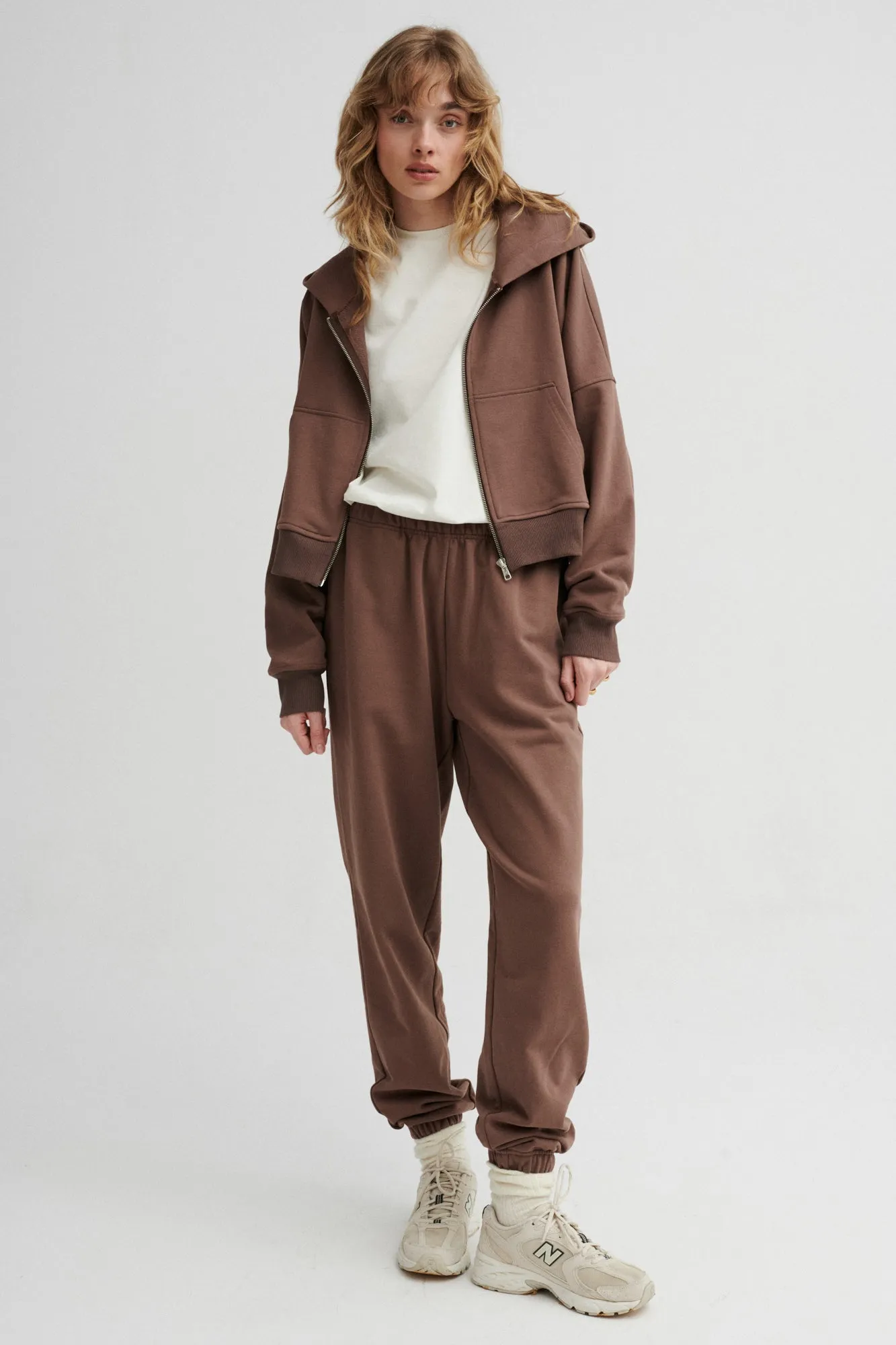 Sweatpants in organic cotton / 04 / 03 / hazelnut