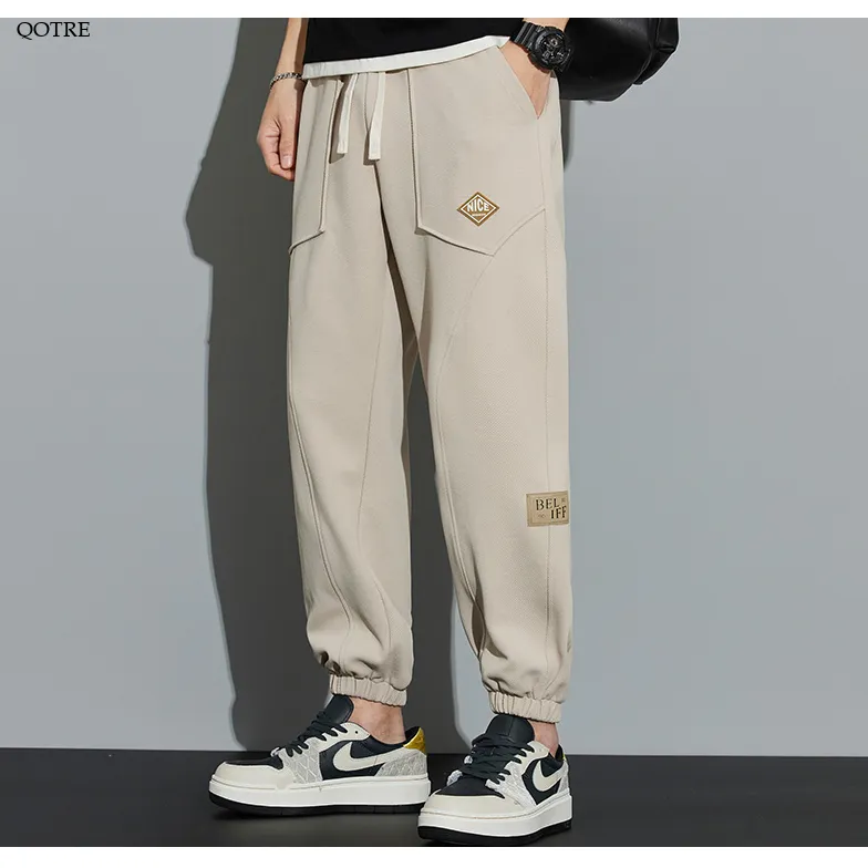 Tapered Knitted Sports Patched Pocket Sweatpant