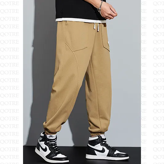 Tapered Knitted Sports Patched Pocket Sweatpant