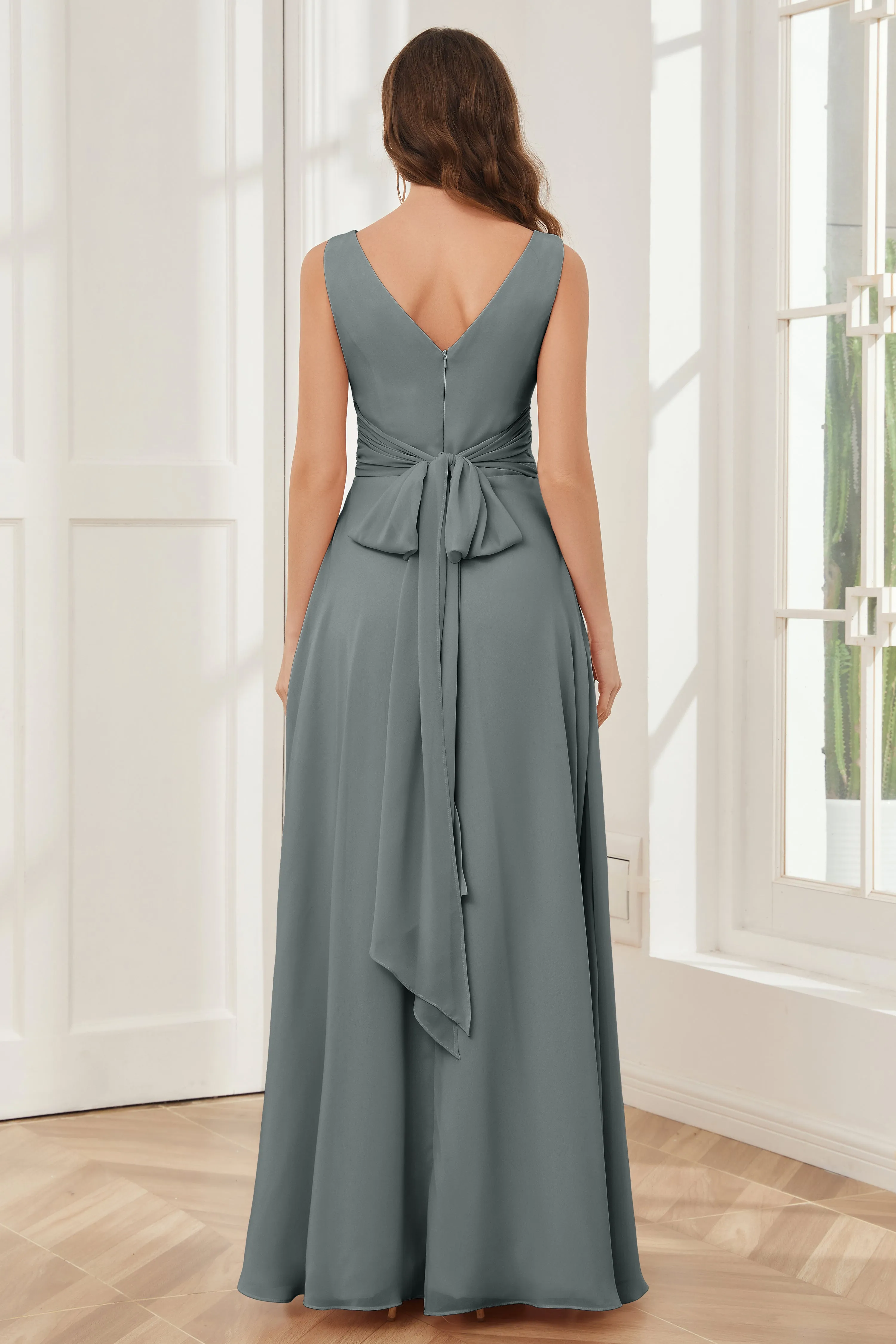 V-neck Sleeveless Chiffon Bridesmaid Dresses with Pockets