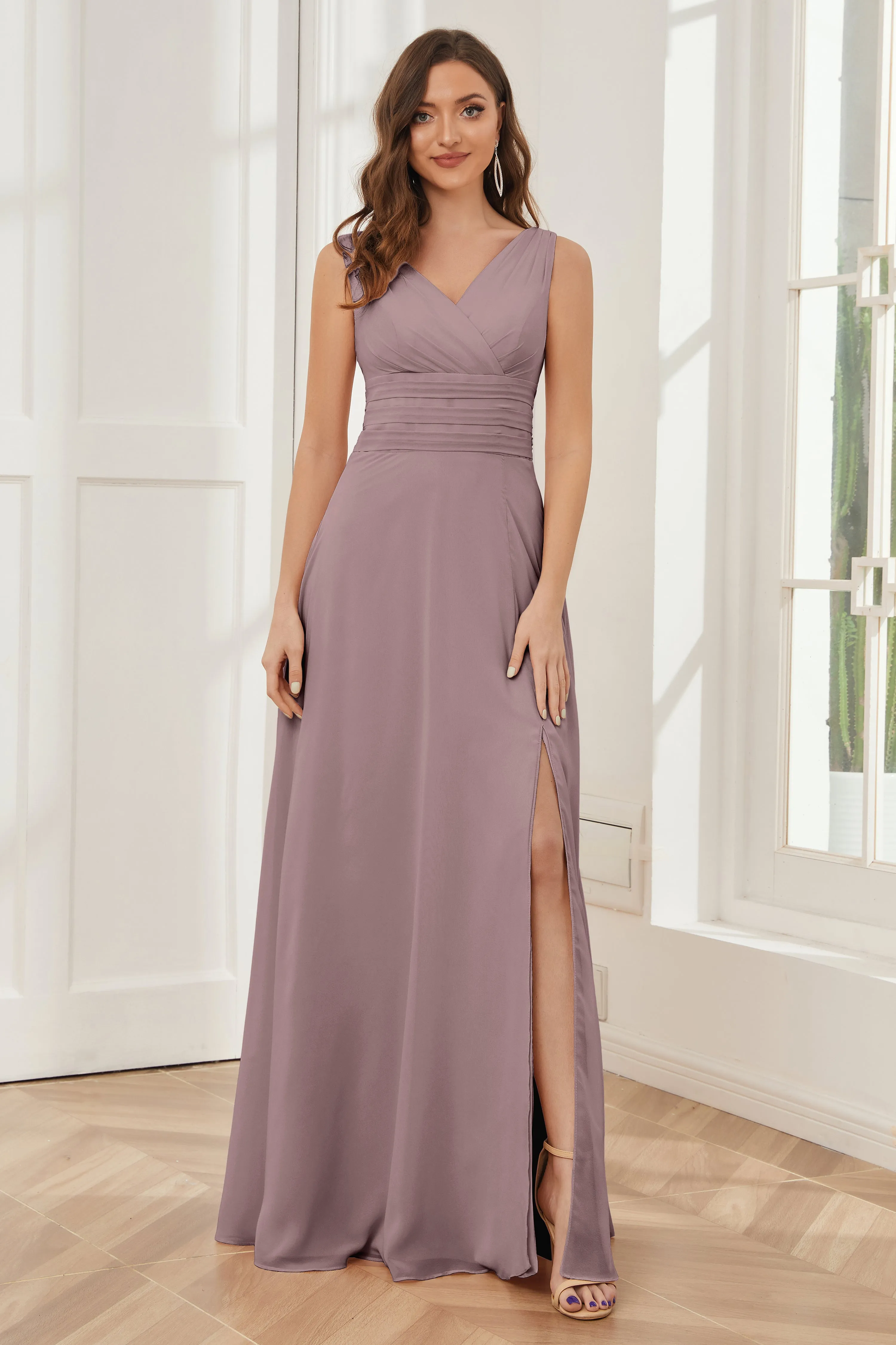 V-neck Sleeveless Chiffon Bridesmaid Dresses with Pockets