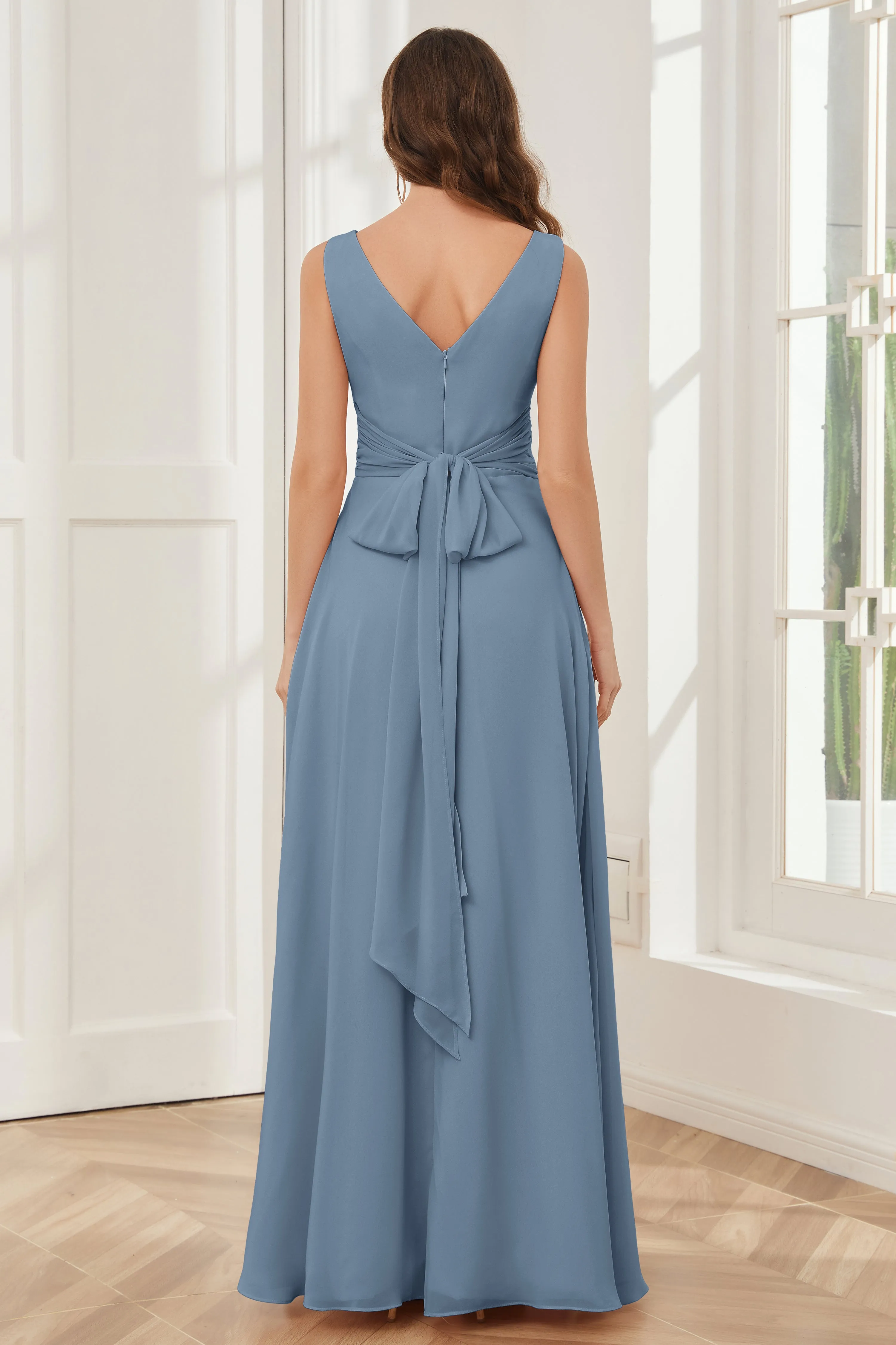 V-neck Sleeveless Chiffon Bridesmaid Dresses with Pockets