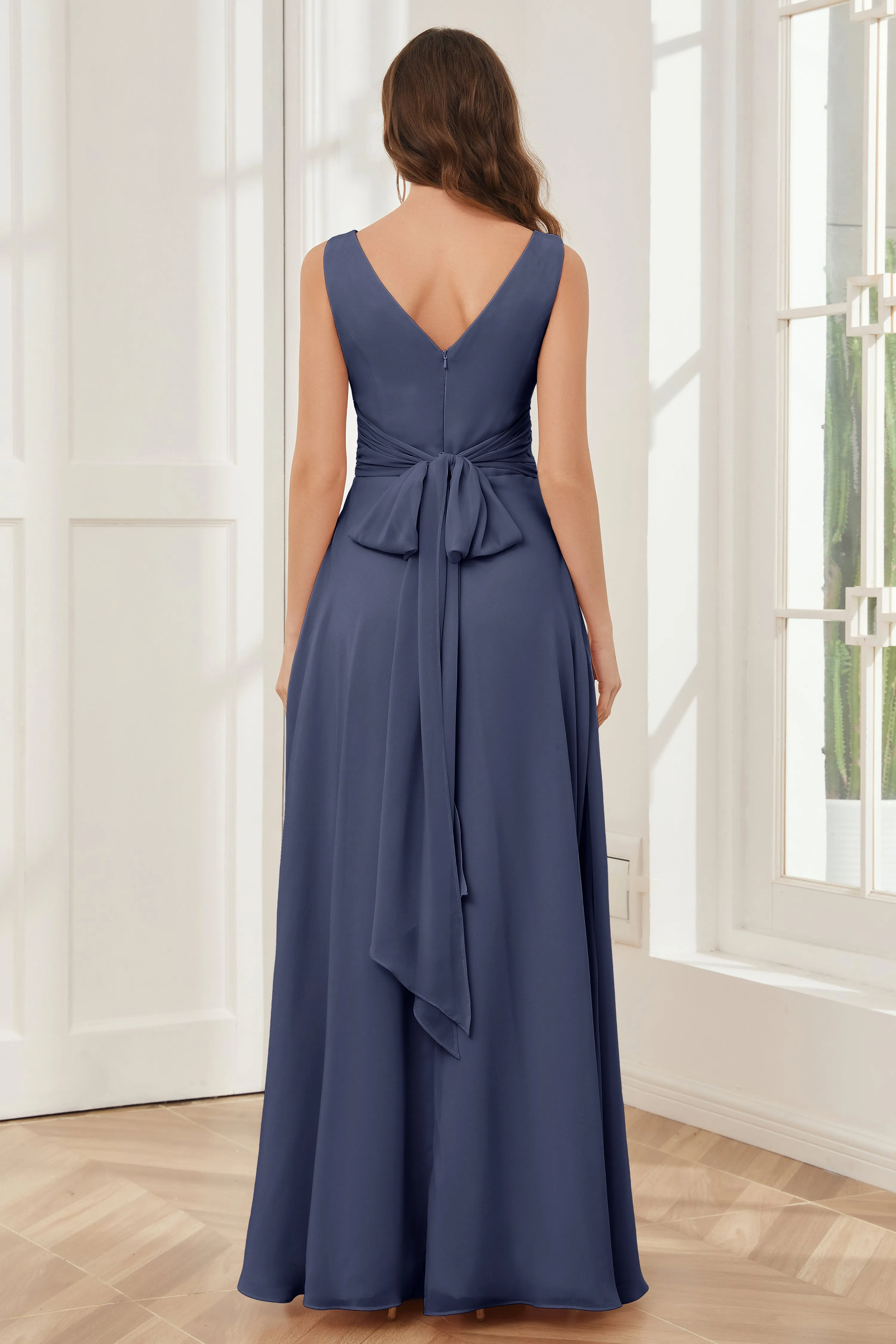 V-neck Sleeveless Chiffon Bridesmaid Dresses with Pockets