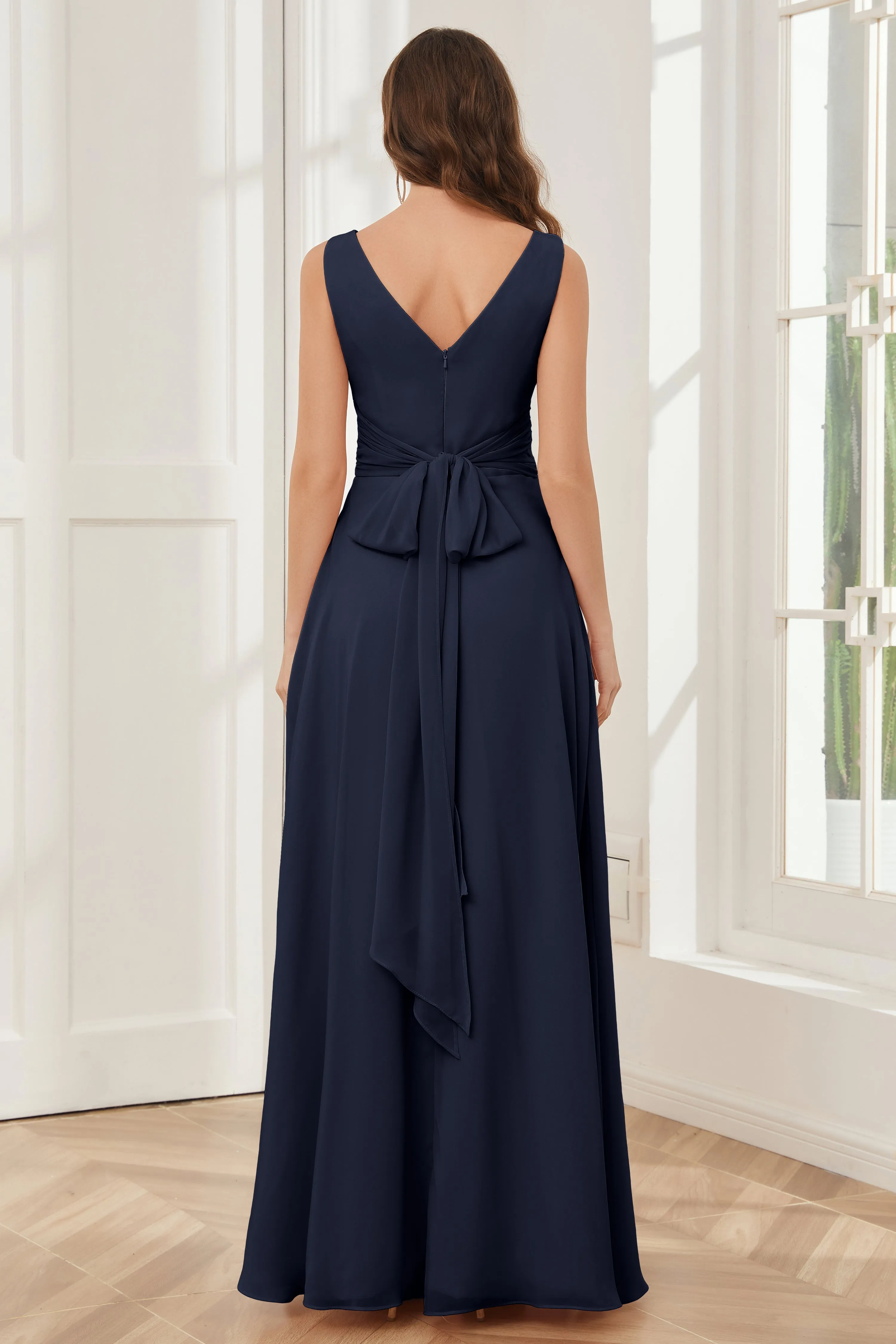 V-neck Sleeveless Chiffon Bridesmaid Dresses with Pockets