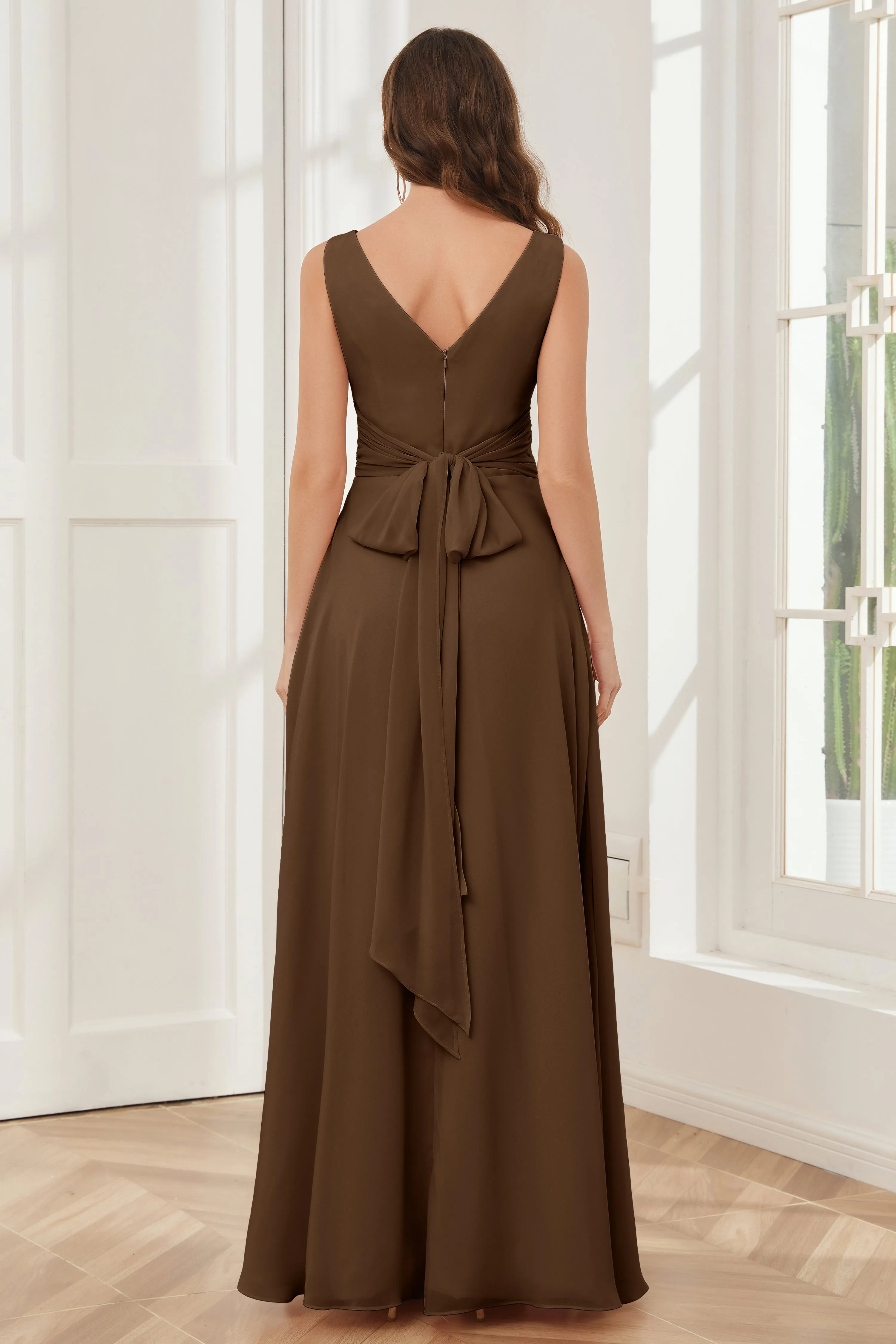 V-neck Sleeveless Chiffon Bridesmaid Dresses with Pockets