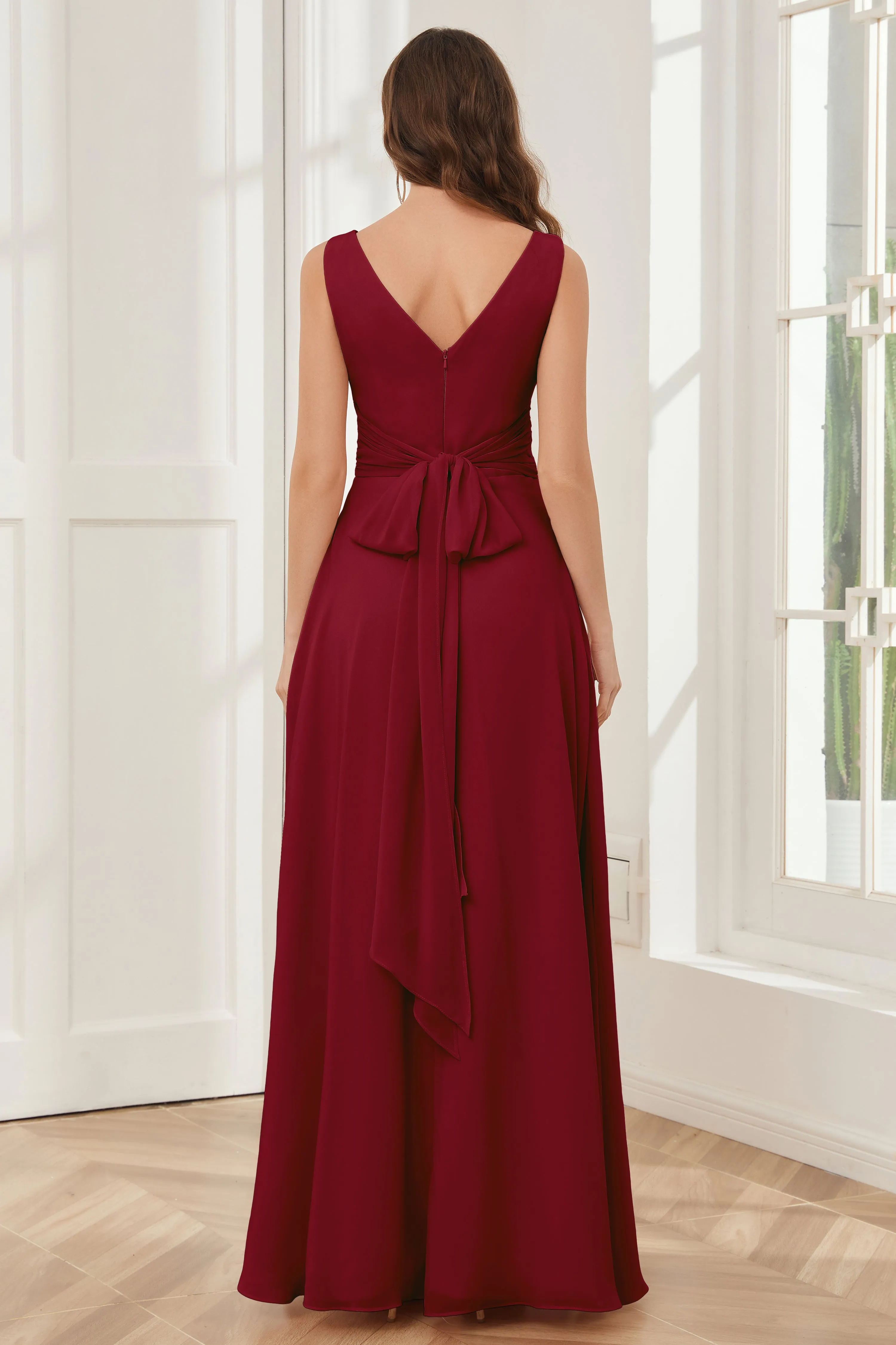 V-neck Sleeveless Chiffon Bridesmaid Dresses with Pockets