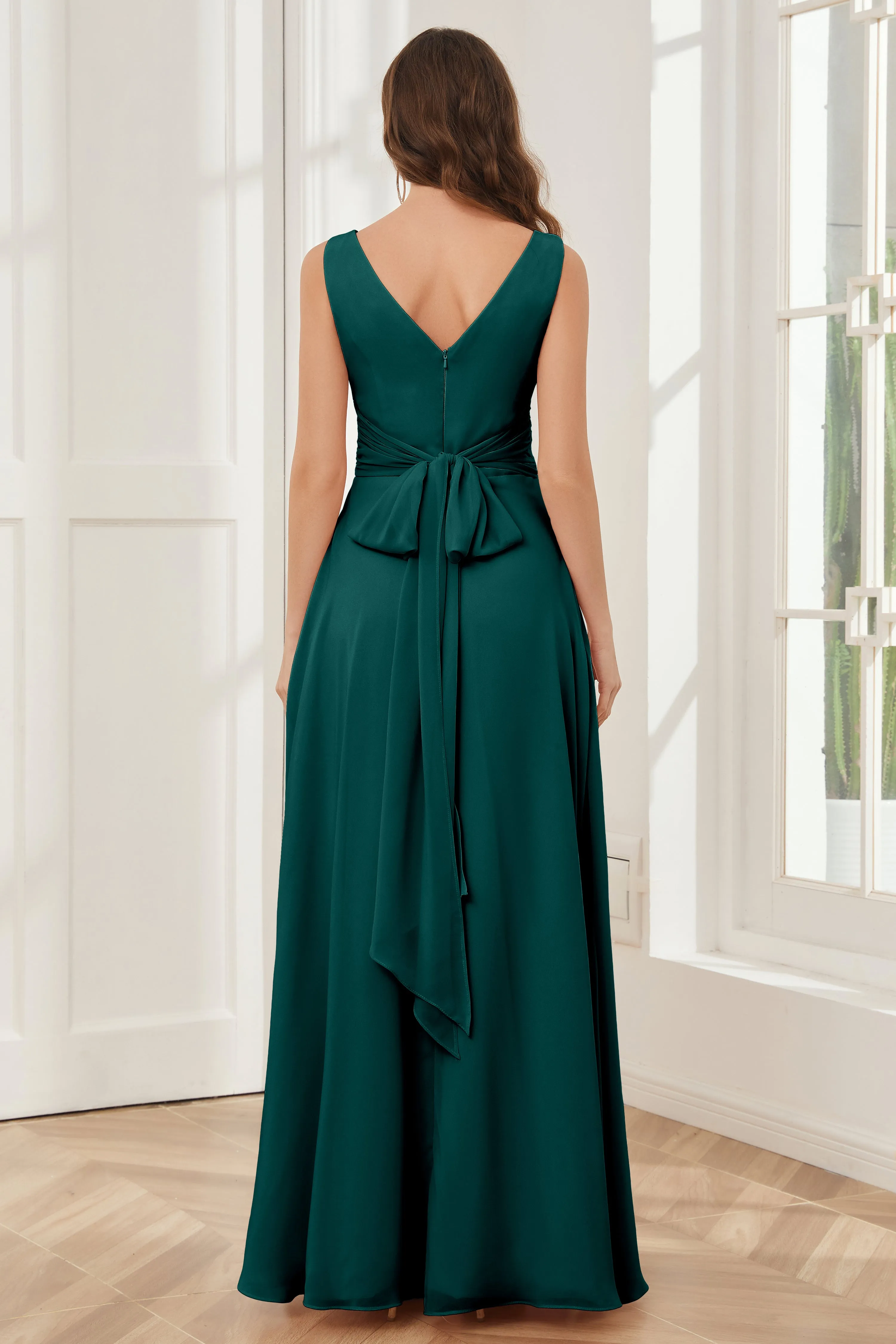 V-neck Sleeveless Chiffon Bridesmaid Dresses with Pockets