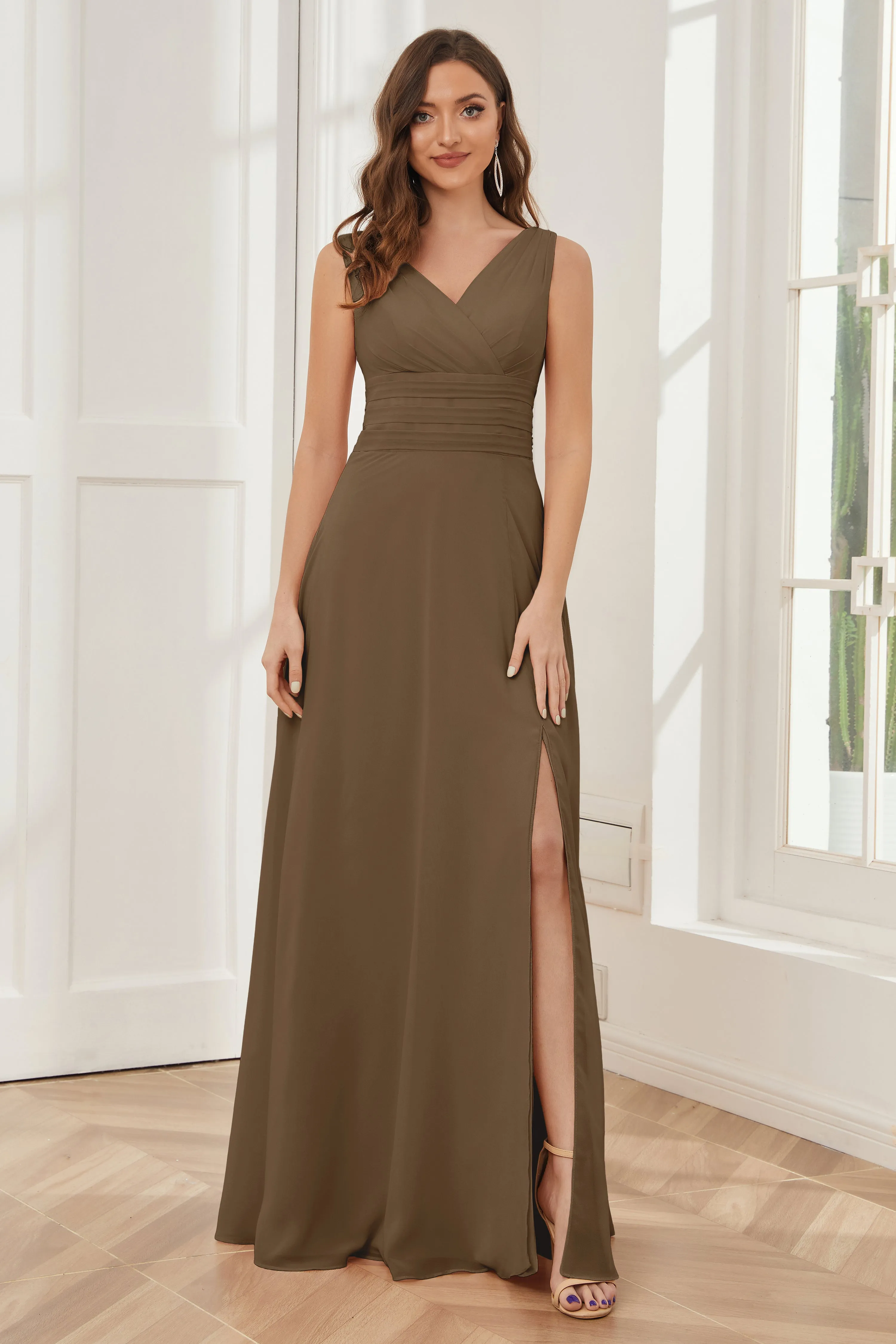 V-neck Sleeveless Chiffon Bridesmaid Dresses with Pockets