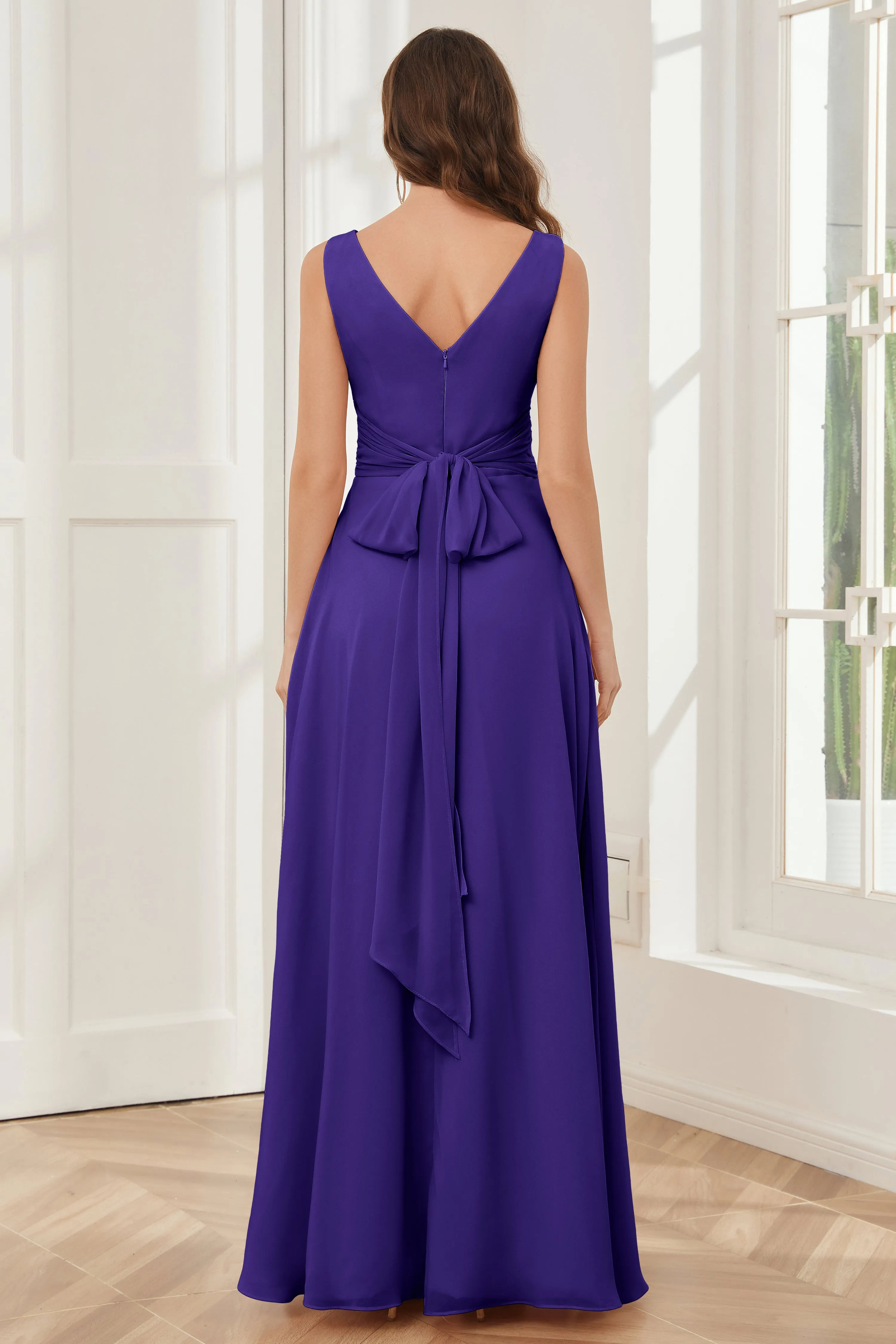 V-neck Sleeveless Chiffon Bridesmaid Dresses with Pockets