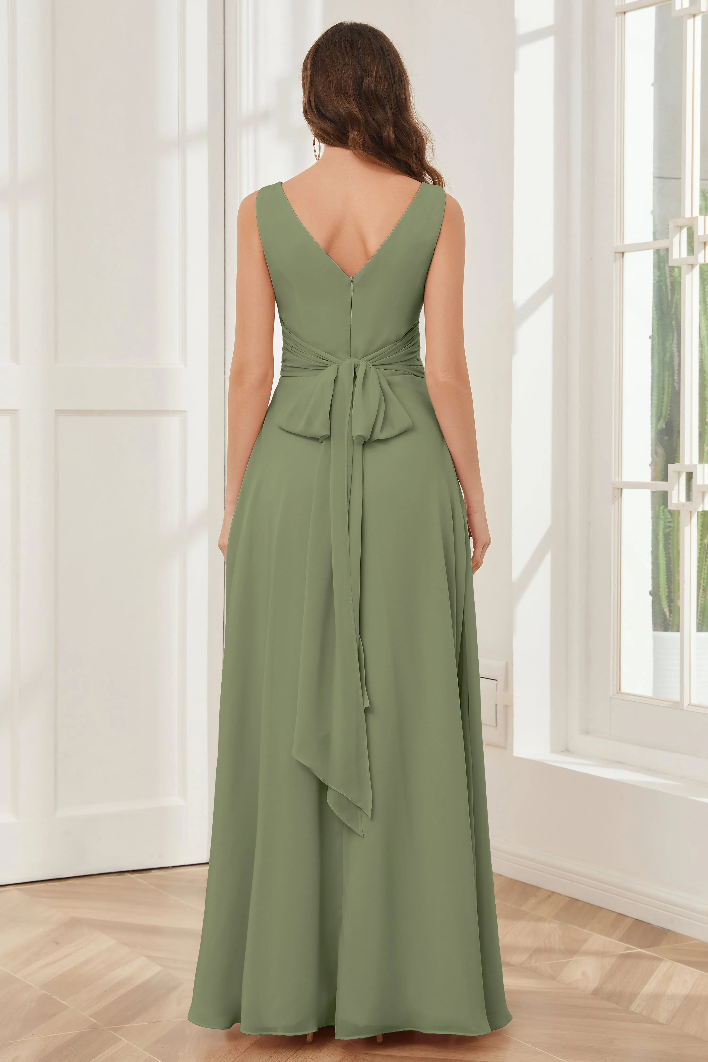 V-neck Sleeveless Chiffon Bridesmaid Dresses with Pockets